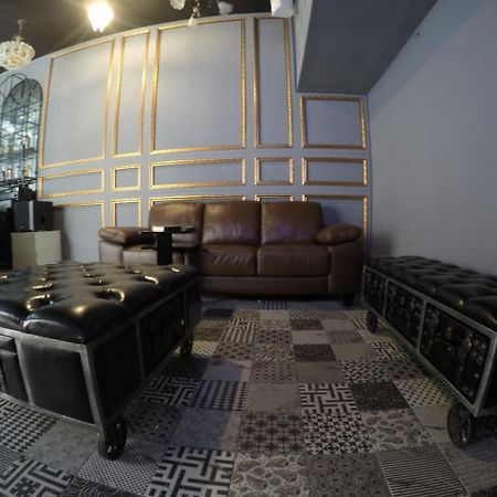 Nomad Hostel 메딜린 외부 사진